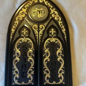 Kat Von D Saint & Sinner eye shadow palette